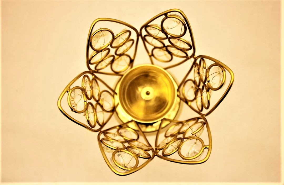CRYSTAL DIYA (LOTUS SHAPE )