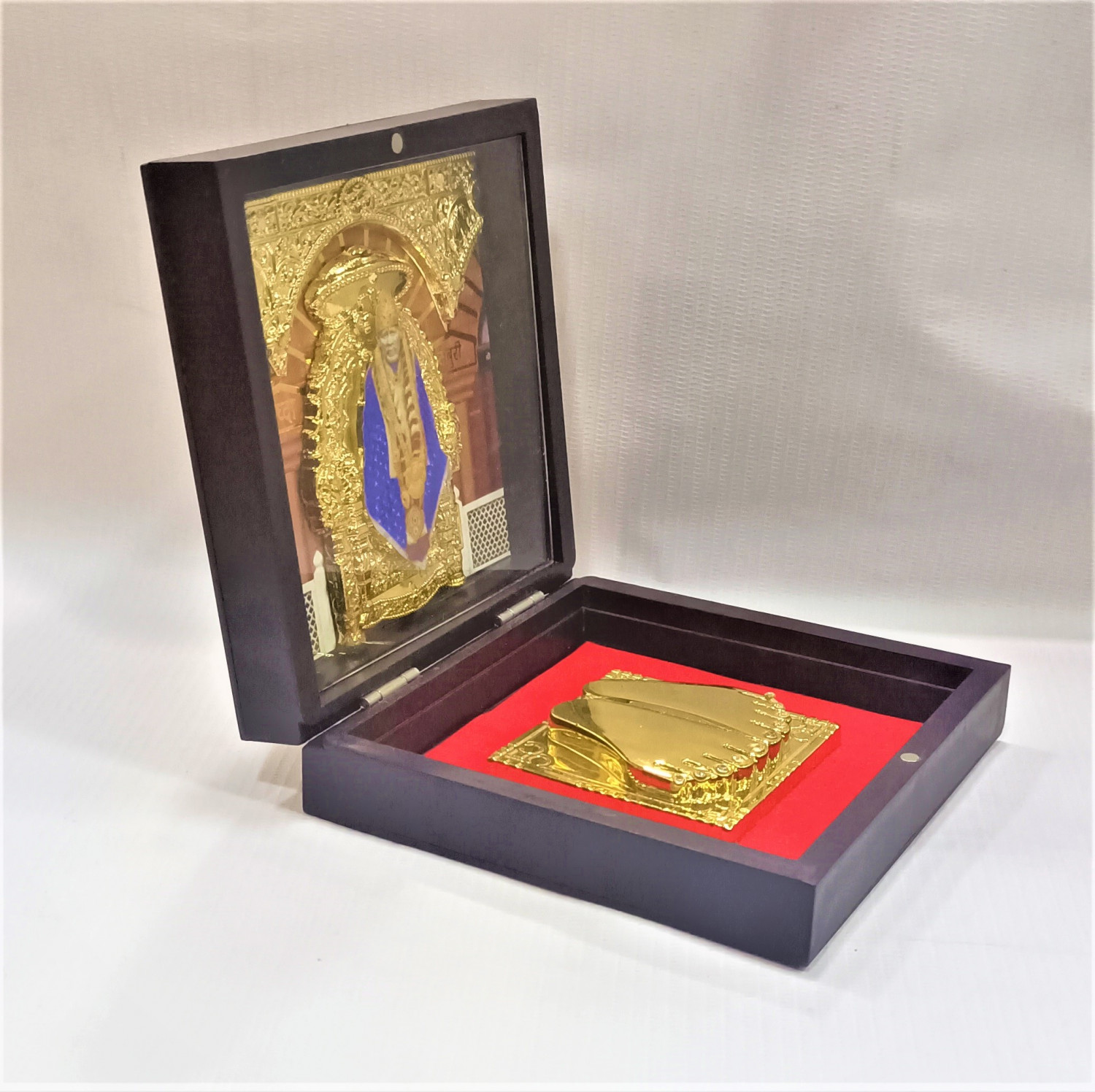 SAI BABA  PHOTO  (PHOTO IN WOODEN FOLDABLE BOX)